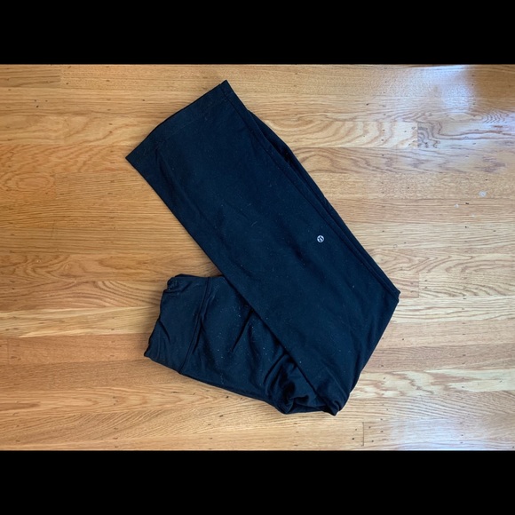 Lululemon Wunder Under Sweatpants - size 6 - Picture 3 of 5